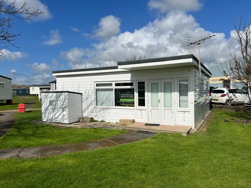 3 bedroom chalet for sale in New Lydd Road, TN31