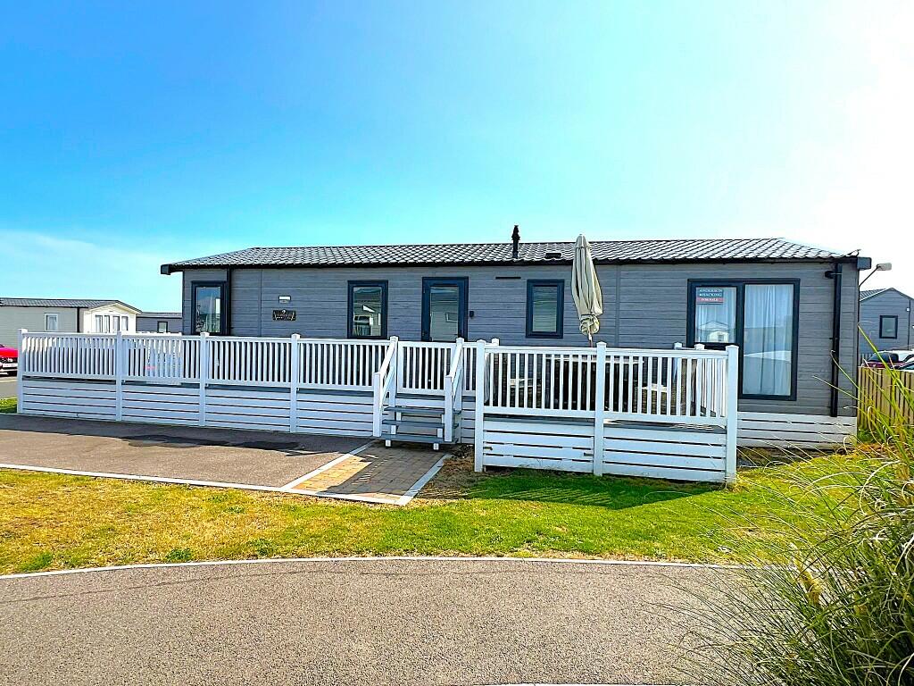 Main image of property: New Lydd Road, TN31