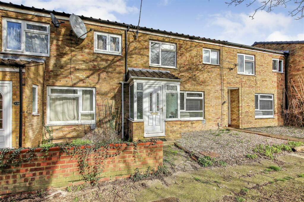 3 bedroom terraced house for sale in Teversham Drift, Cambridge, CB1