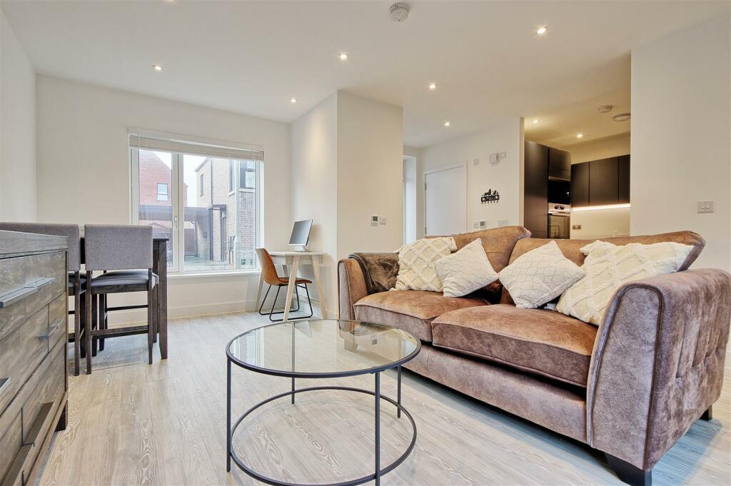 Additional property image - Gregory Park Mews, Cambridge