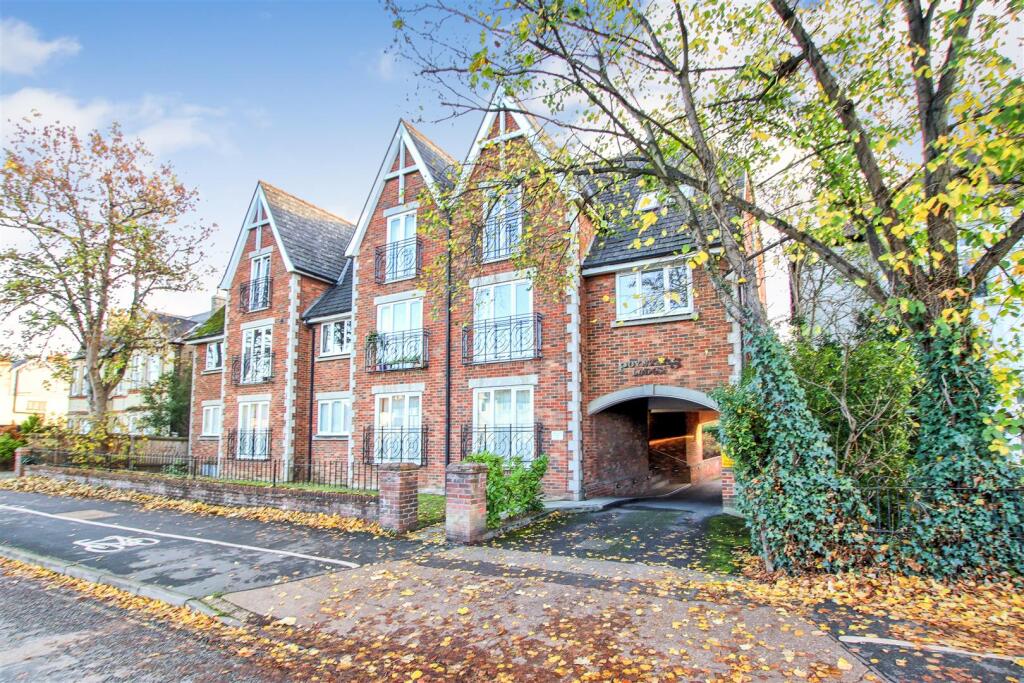 Main image of property: Chesterton Road, Cambridge