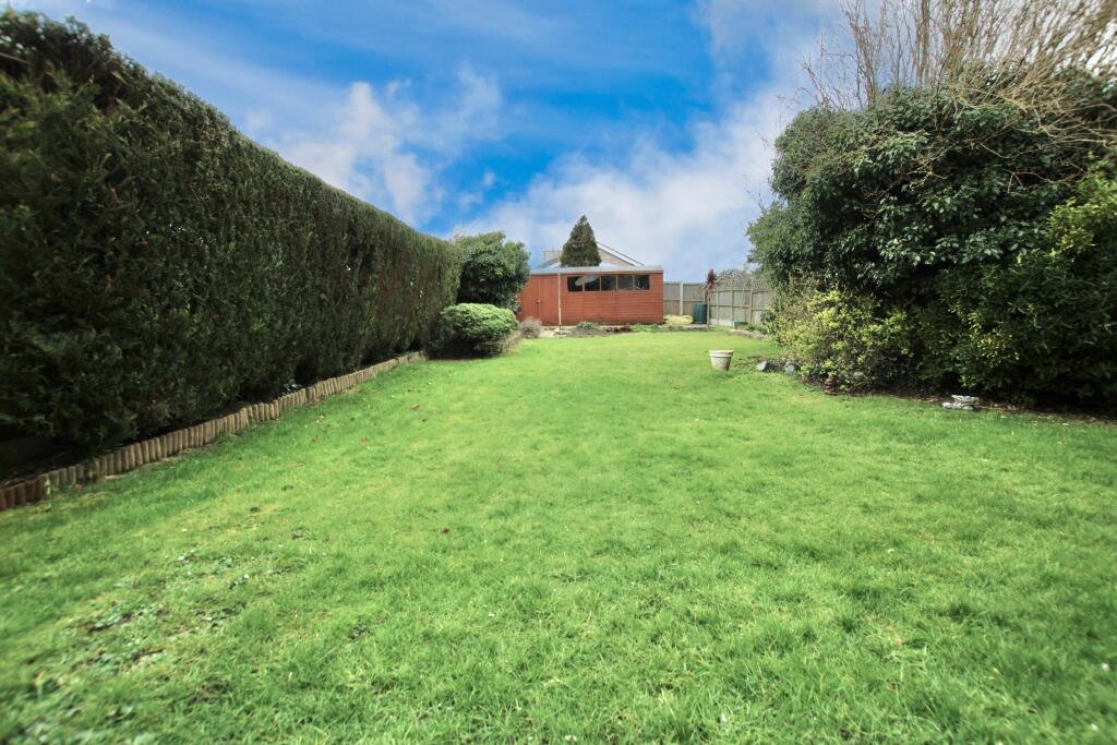 3 bedroom semidetached house for sale in Sandwich Road, Whitfield