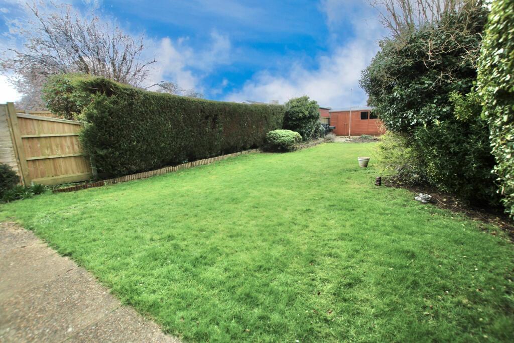 3 bedroom semidetached house for sale in Sandwich Road, Whitfield