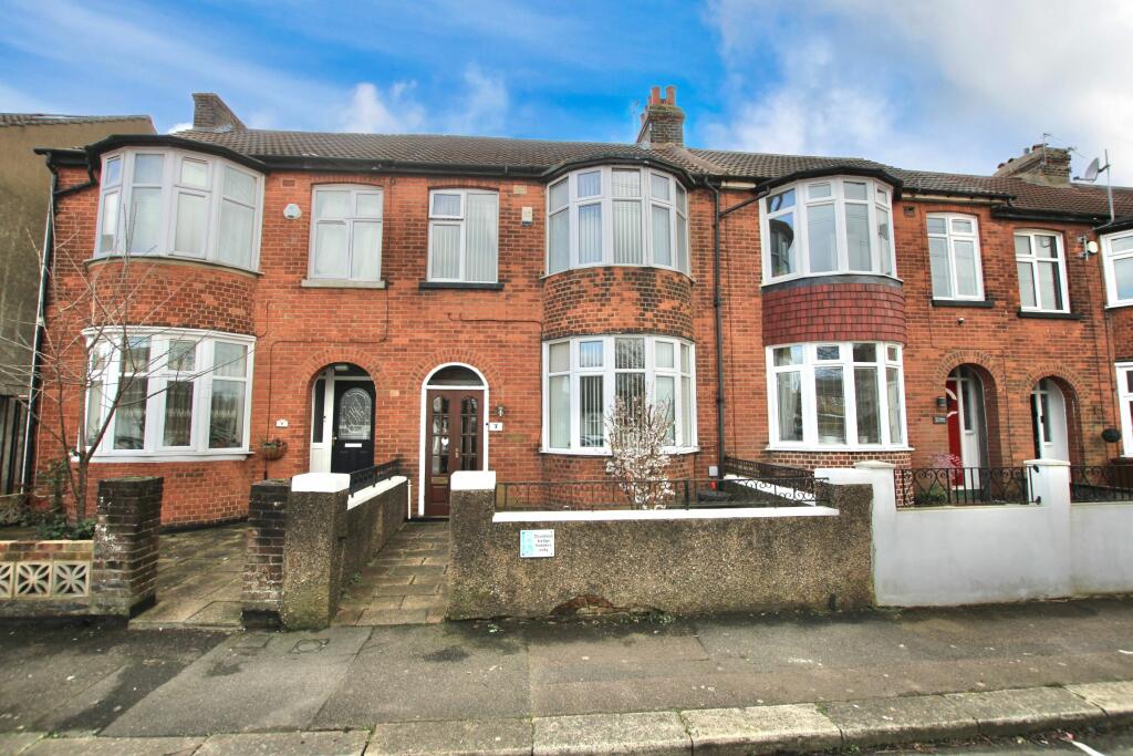 3 bedroom terraced house for sale in Watling Avenue, Chatham, ME5