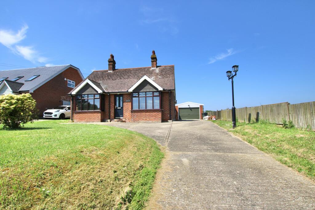 3 bedroom bungalow for sale in Mill Hill, Ashford Road, Kingsnorth