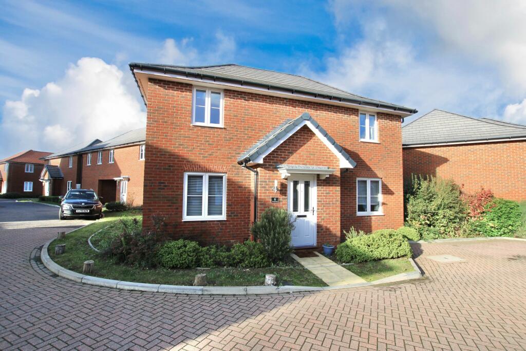 4 bedroom detached house for sale in Pit Head Drive, Aylesham
