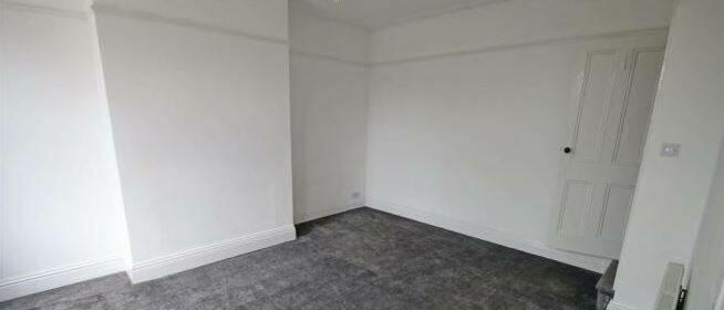 Additional property image - Cemetery Road, Bradford, BD8 9RY