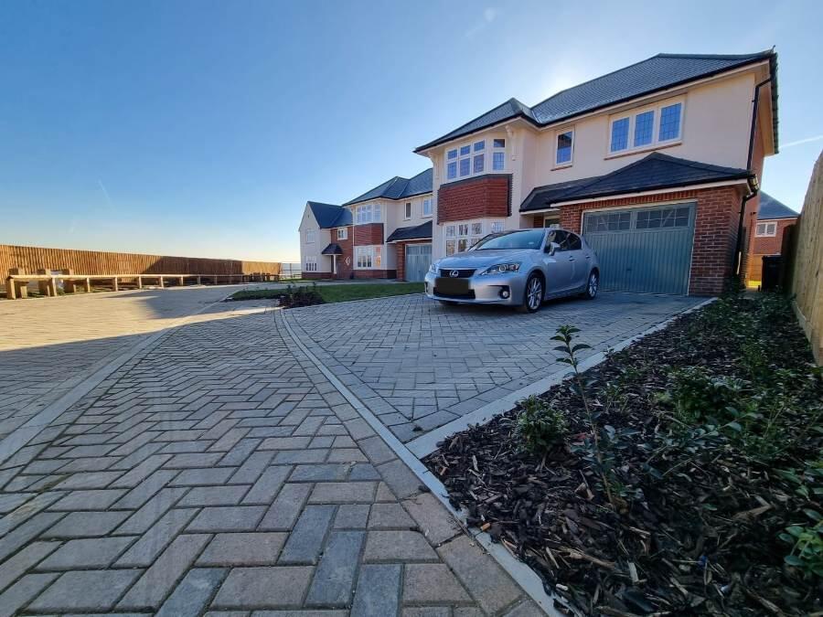 Main image of property: Armstrong Road, Luton, LU2 0FY