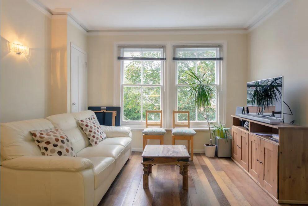Main image of property: Brook Green, Flat 6, Brook Green, London, W14 0AU