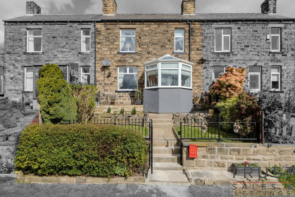 2 bedroom terraced house for sale in Leeds Road, Birstall, Batley, WF17