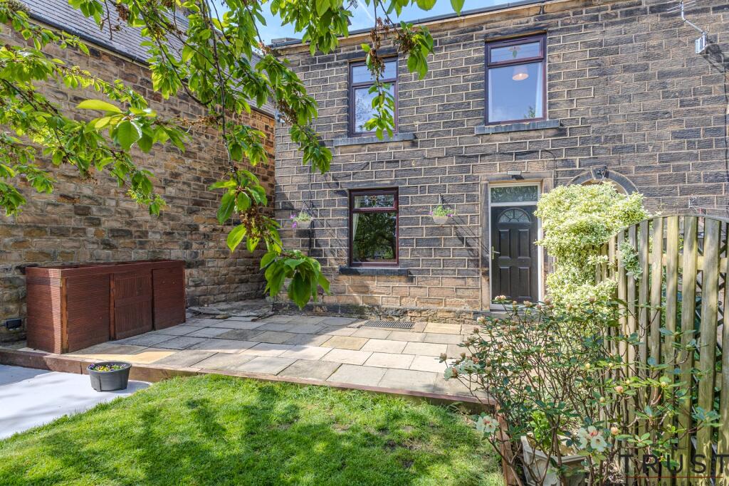 2 bedroom semidetached house for sale in Back Knowl Road, Mirfield, WF14