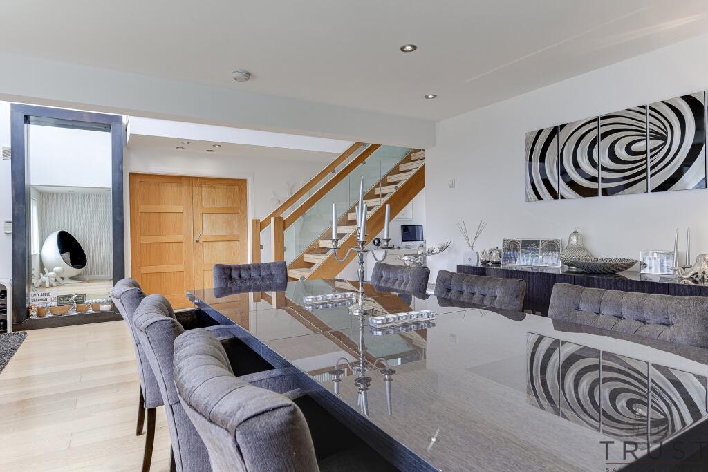 Additional property image - Bradford Road, Birkenshaw