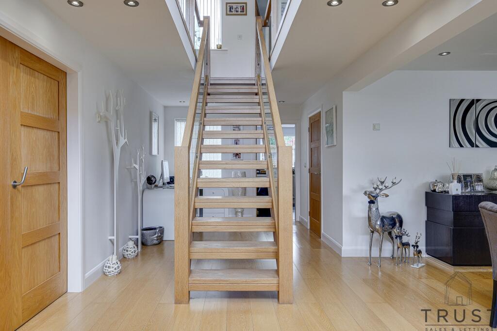 Additional property image - Bradford Road, Birkenshaw