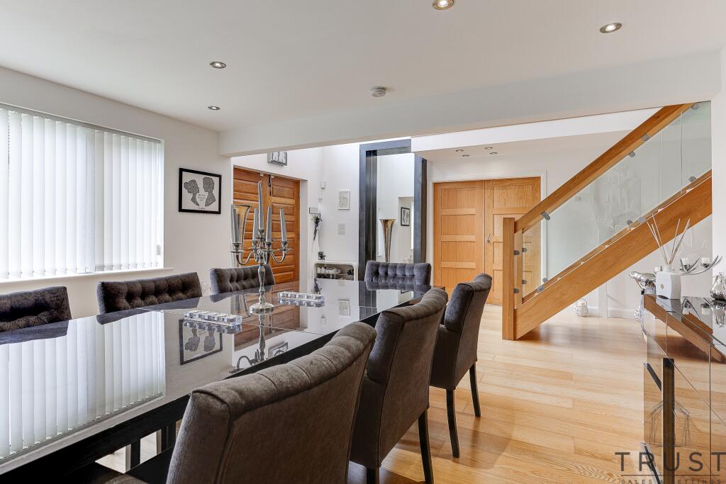 Additional property image - Bradford Road, Birkenshaw