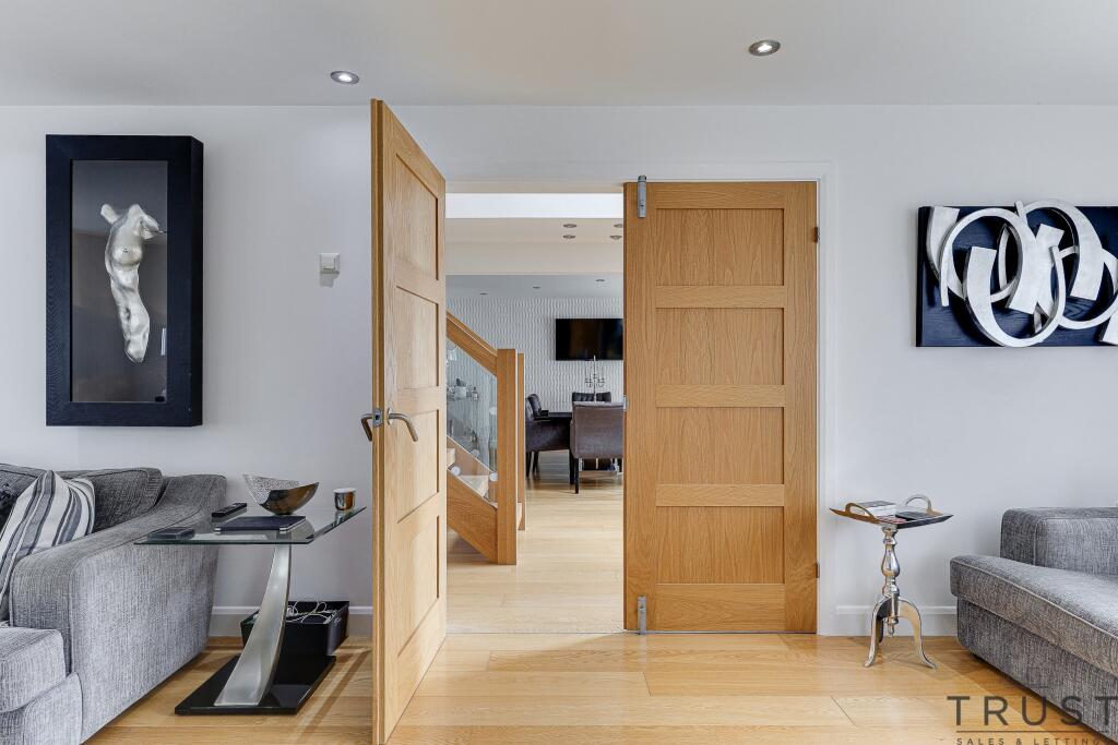 Additional property image - Bradford Road, Birkenshaw