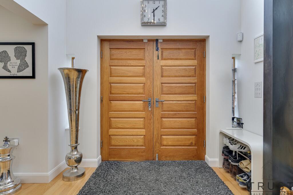 Additional property image - Bradford Road, Birkenshaw