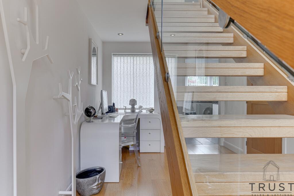 Additional property image - Bradford Road, Birkenshaw