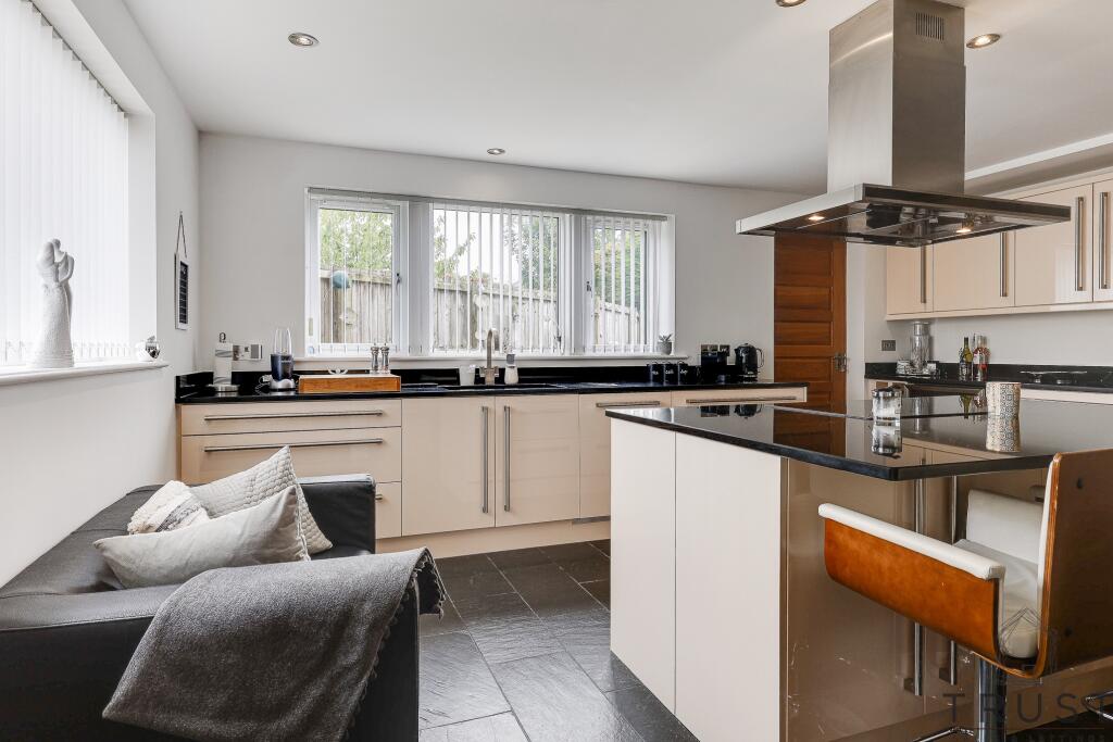 Additional property image - Bradford Road, Birkenshaw