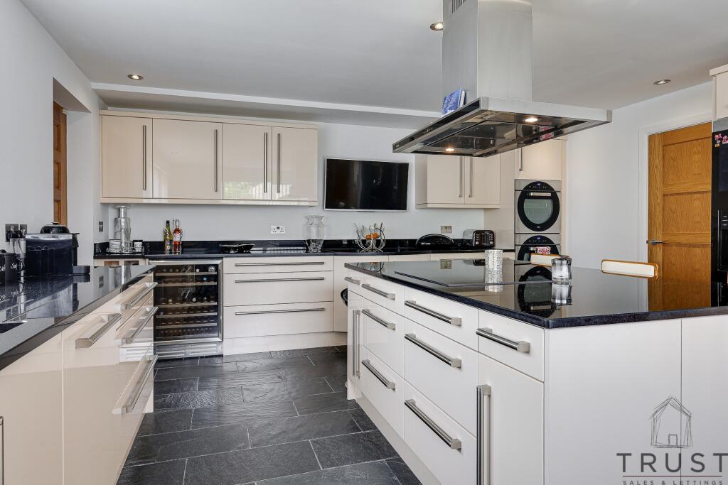 Additional property image - Bradford Road, Birkenshaw