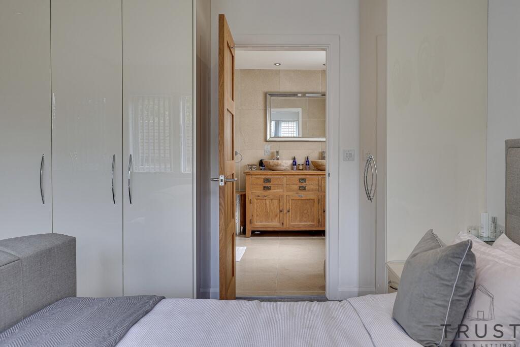 Additional property image - Bradford Road, Birkenshaw