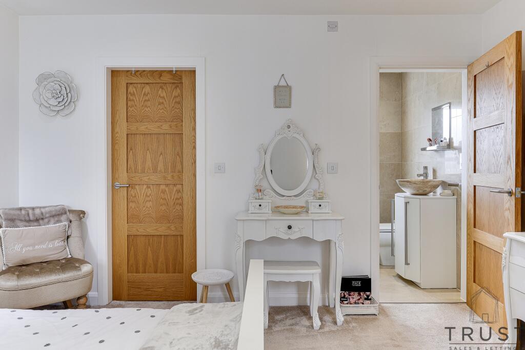 Additional property image - Bradford Road, Birkenshaw