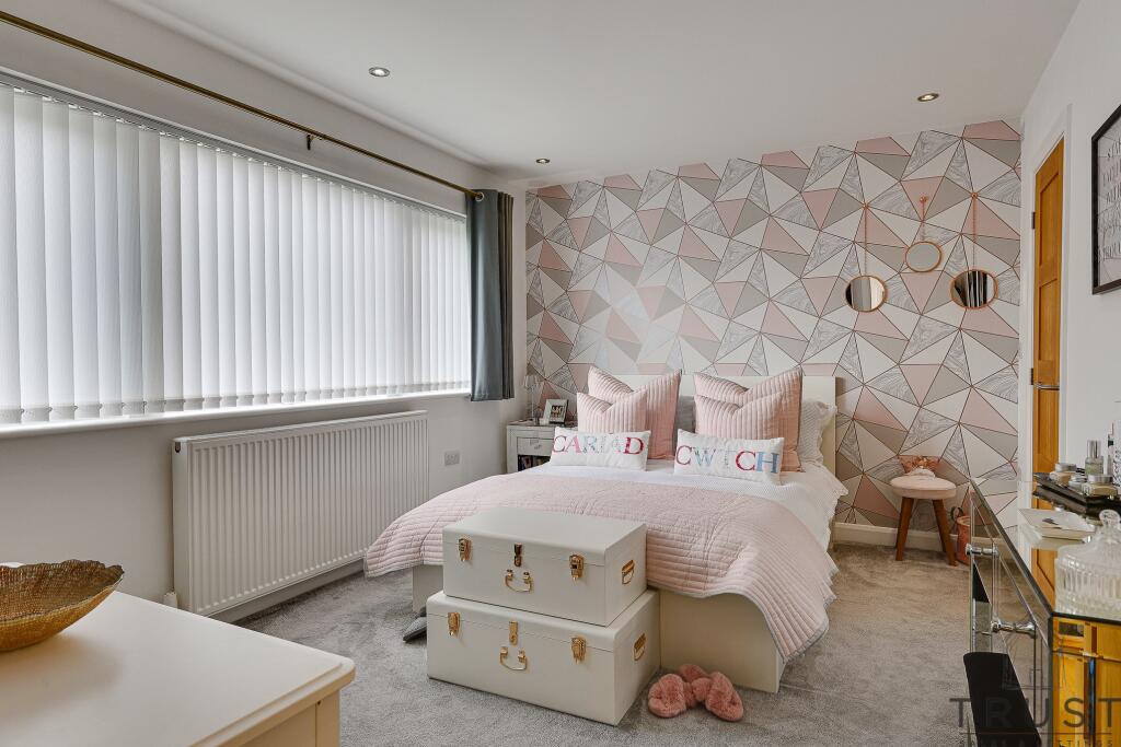 Additional property image - Bradford Road, Birkenshaw