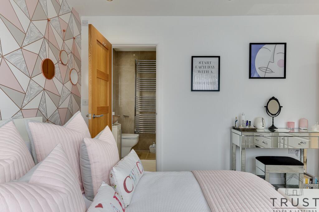 Additional property image - Bradford Road, Birkenshaw