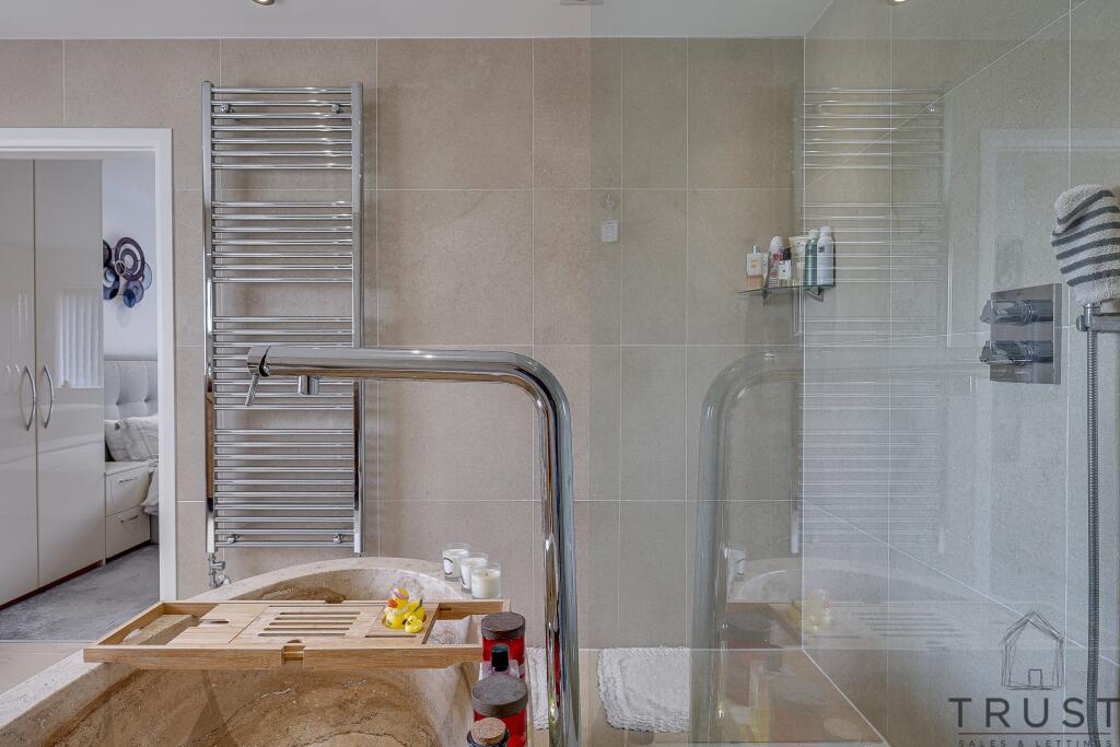 Additional property image - Bradford Road, Birkenshaw