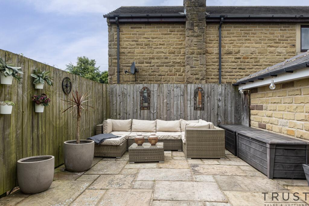 Additional property image - Bradford Road, Birkenshaw