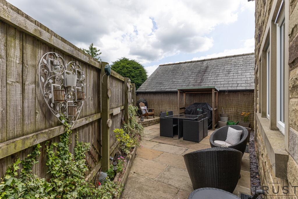 Additional property image - Bradford Road, Birkenshaw