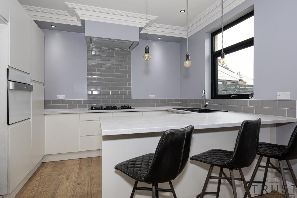Additional property image - Halifax Road, Hartshead Moor, Cleckheaton