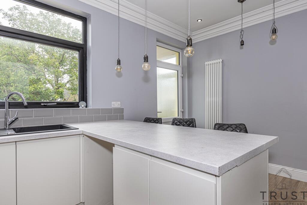 Additional property image - Halifax Road, Hartshead Moor, Cleckheaton