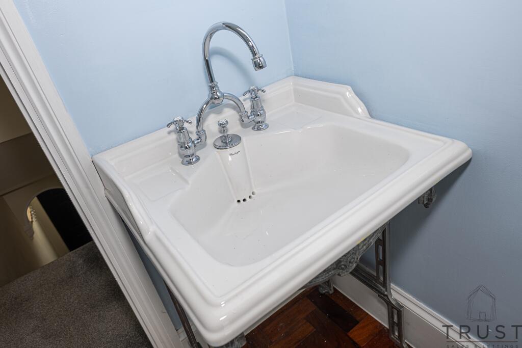 Additional property image - Halifax Road, Hartshead Moor, Cleckheaton