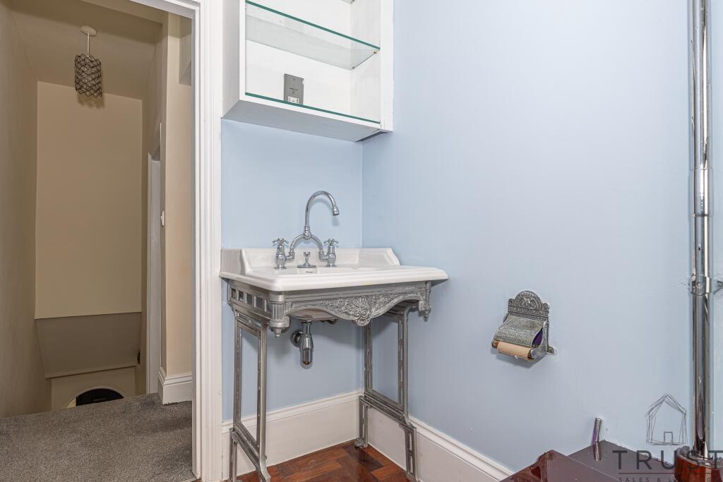 Additional property image - Halifax Road, Hartshead Moor, Cleckheaton
