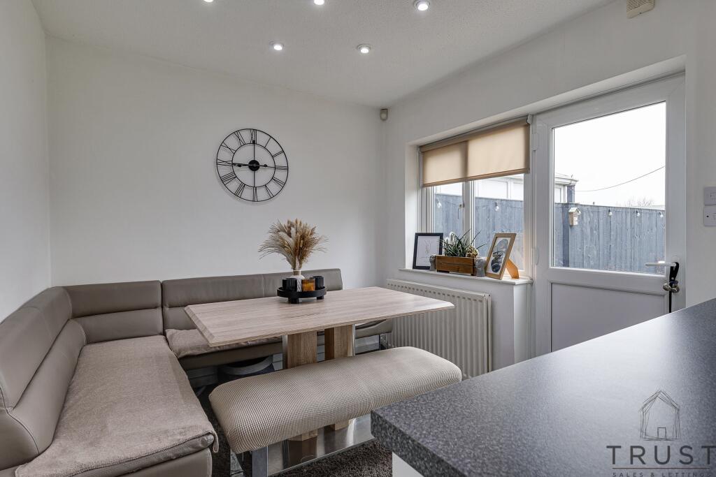 Additional property image - Links Avenue, Cleckheaton