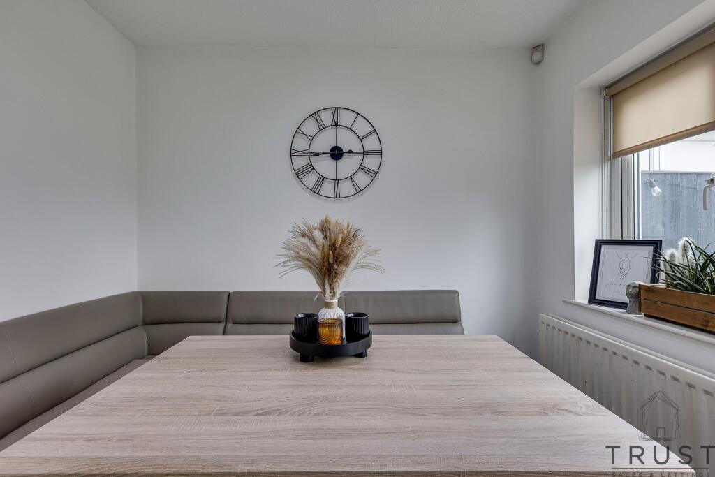 Additional property image - Links Avenue, Cleckheaton