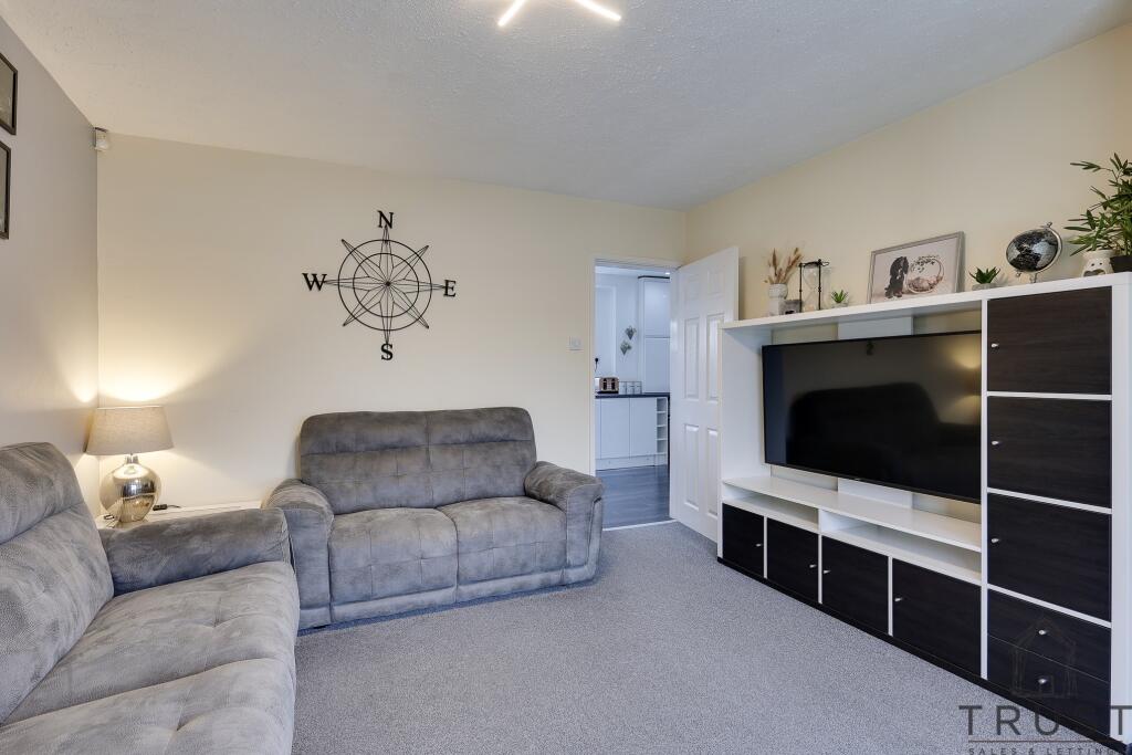 Additional property image - Links Avenue, Cleckheaton