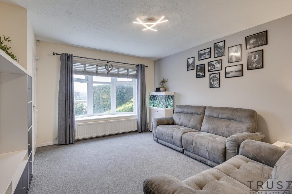 Additional property image - Links Avenue, Cleckheaton
