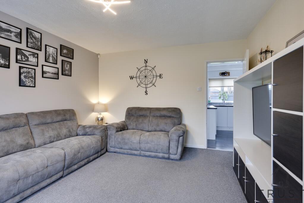 Additional property image - Links Avenue, Cleckheaton