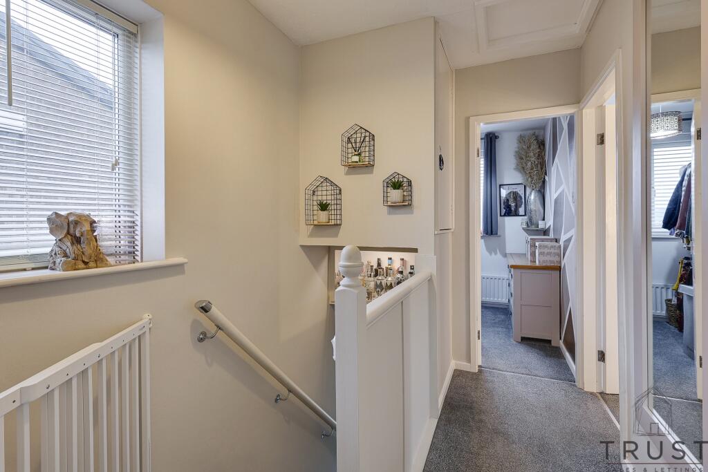 Additional property image - Links Avenue, Cleckheaton