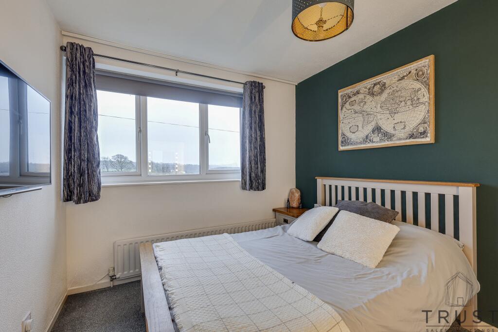 Additional property image - Links Avenue, Cleckheaton