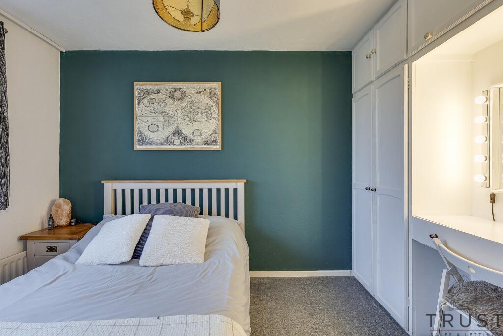 Additional property image - Links Avenue, Cleckheaton