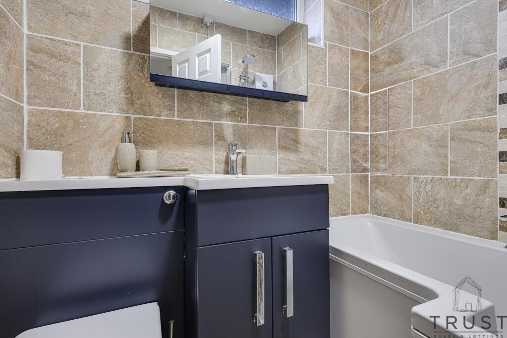 Additional property image - Links Avenue, Cleckheaton