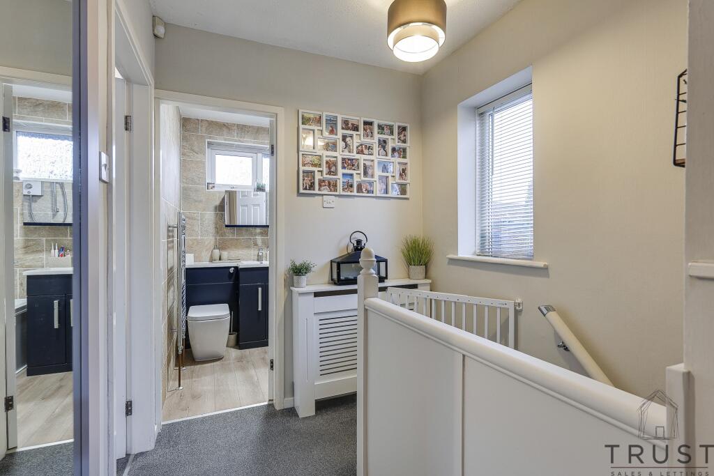 Additional property image - Links Avenue, Cleckheaton