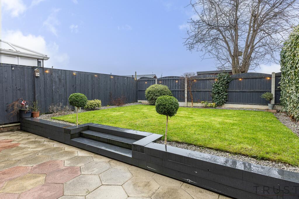 Additional property image - Links Avenue, Cleckheaton