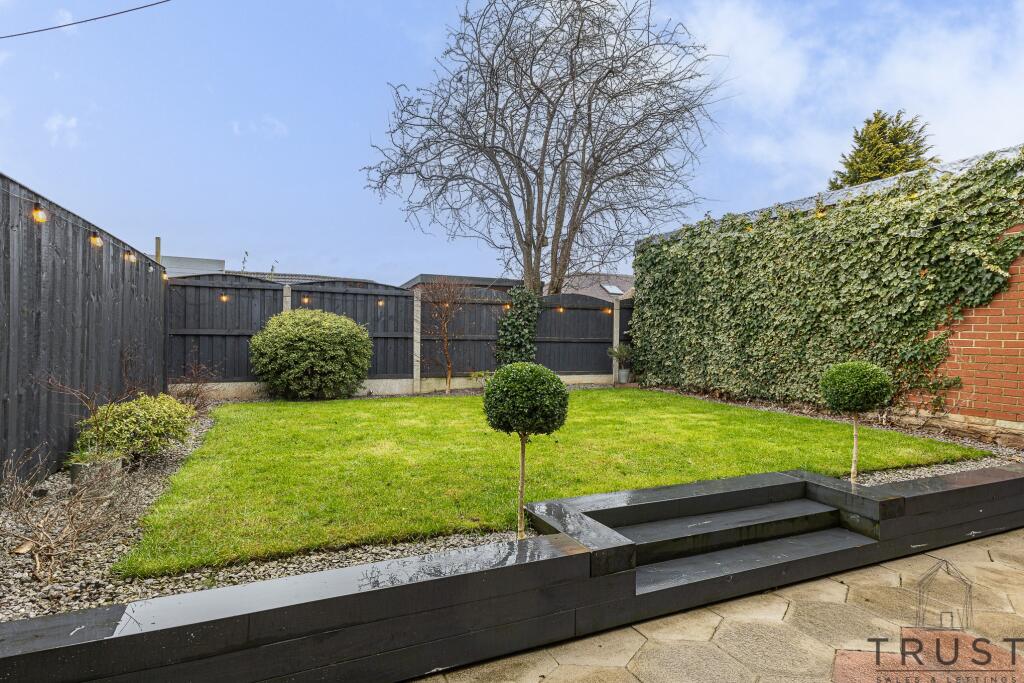 Additional property image - Links Avenue, Cleckheaton