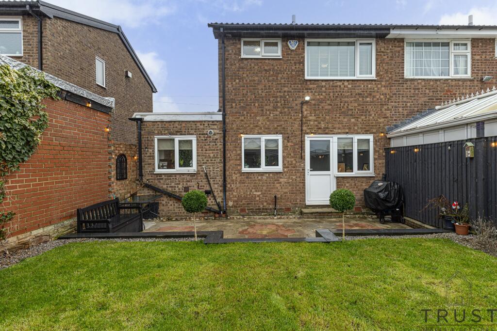 Additional property image - Links Avenue, Cleckheaton