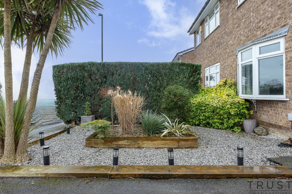 Additional property image - Links Avenue, Cleckheaton