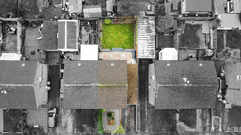 Additional property image - Links Avenue, Cleckheaton