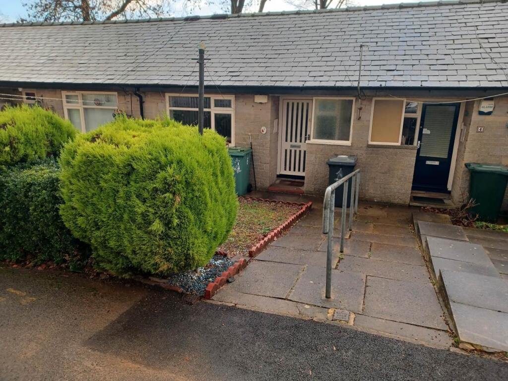 Main image of property: Oakleigh Gardens, Clayton, Bradford